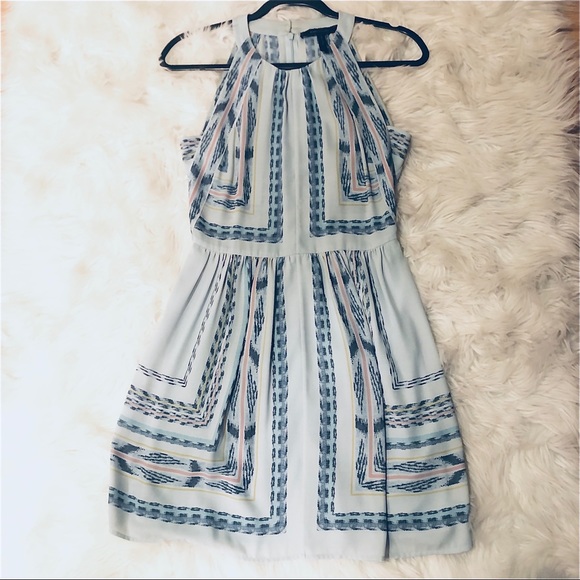 BCBGMaxAzria Dresses & Skirts - BCBG tapestry printed dress